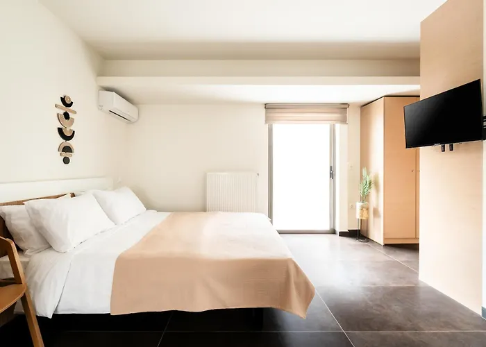 Elysee Apartment 9B